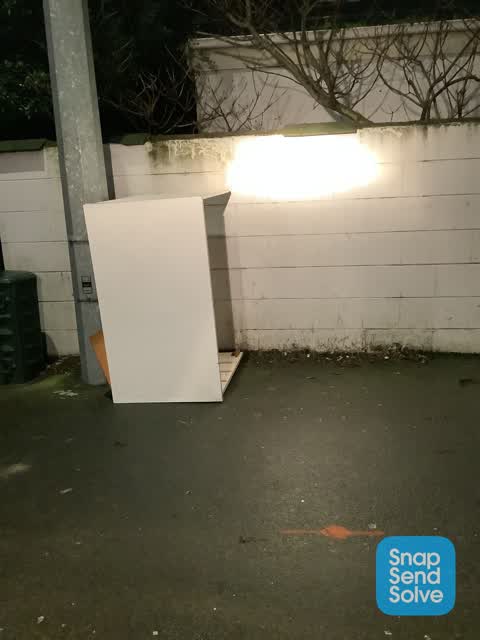 Rubbish/Recycling, a report photo