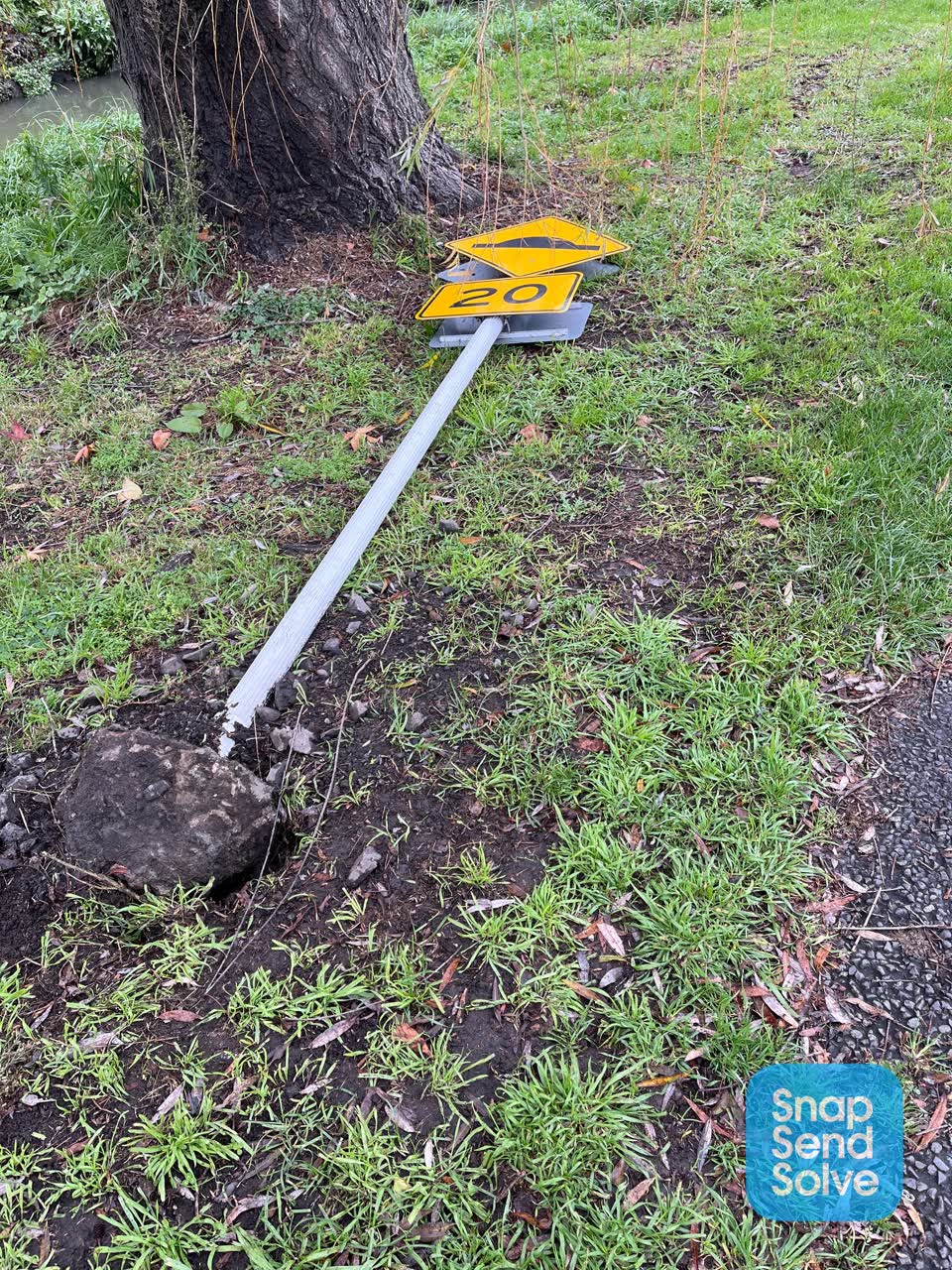 The photograph attached to this roading/streets report