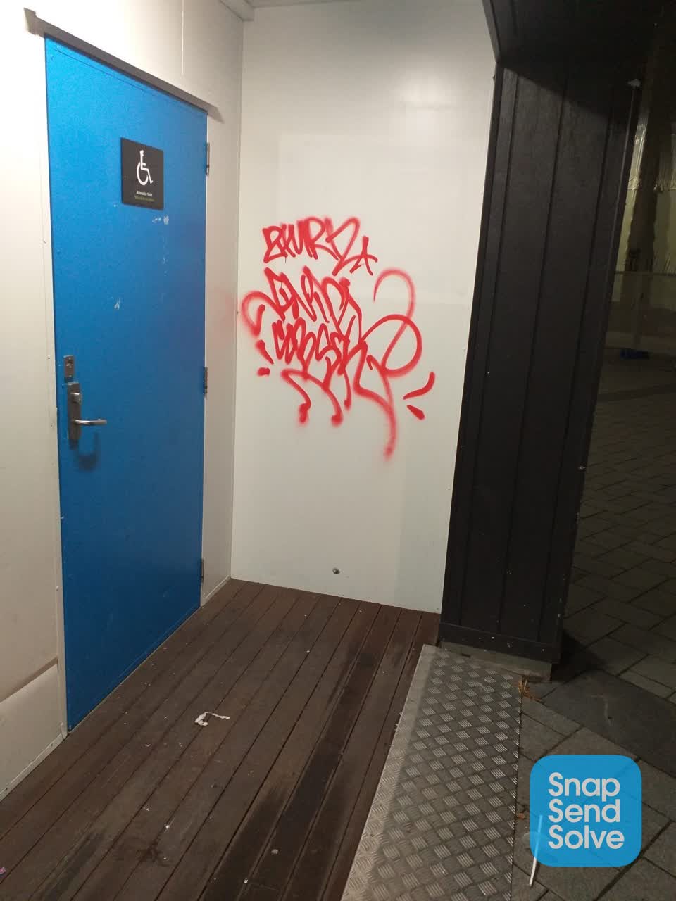 The photograph attached to this graffiti report