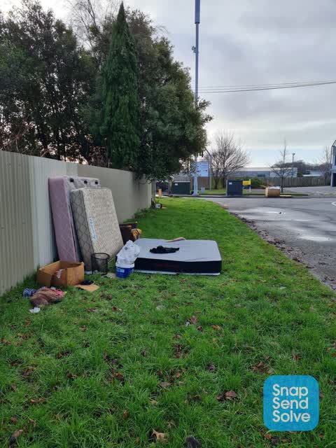 Rubbish/Recycling, a report photo