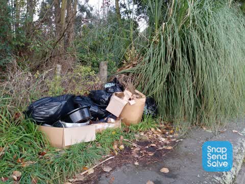 Rubbish/Recycling, a report photo