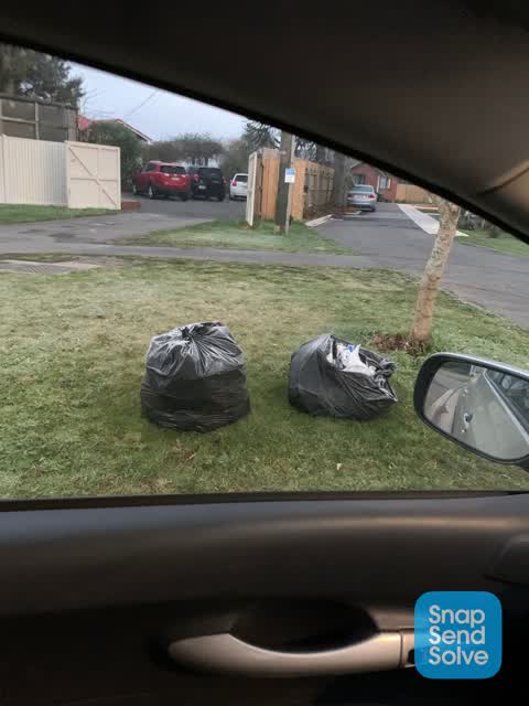 Rubbish/Recycling, a report photo