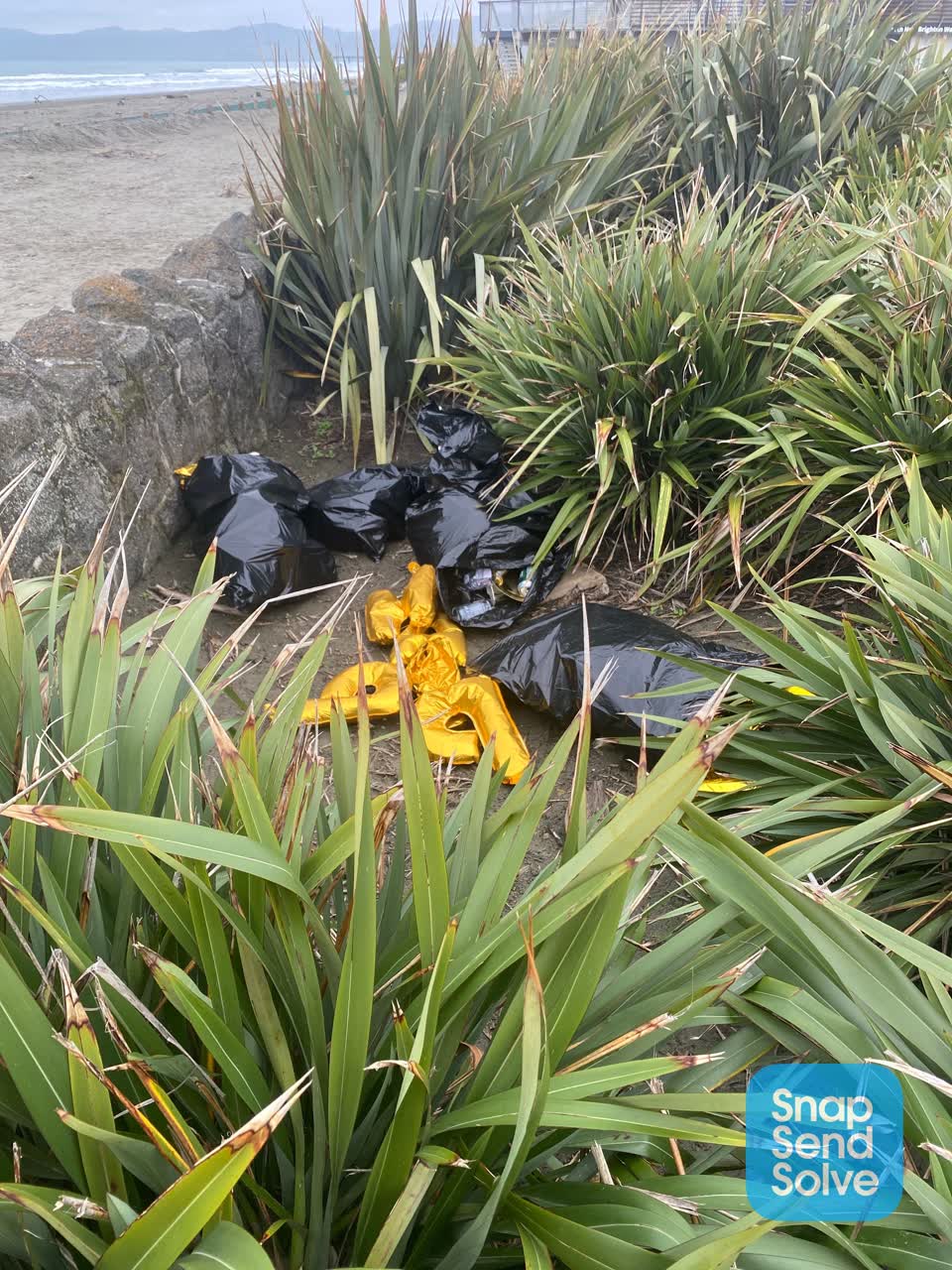 The photograph attached to this rubbish/recycling report