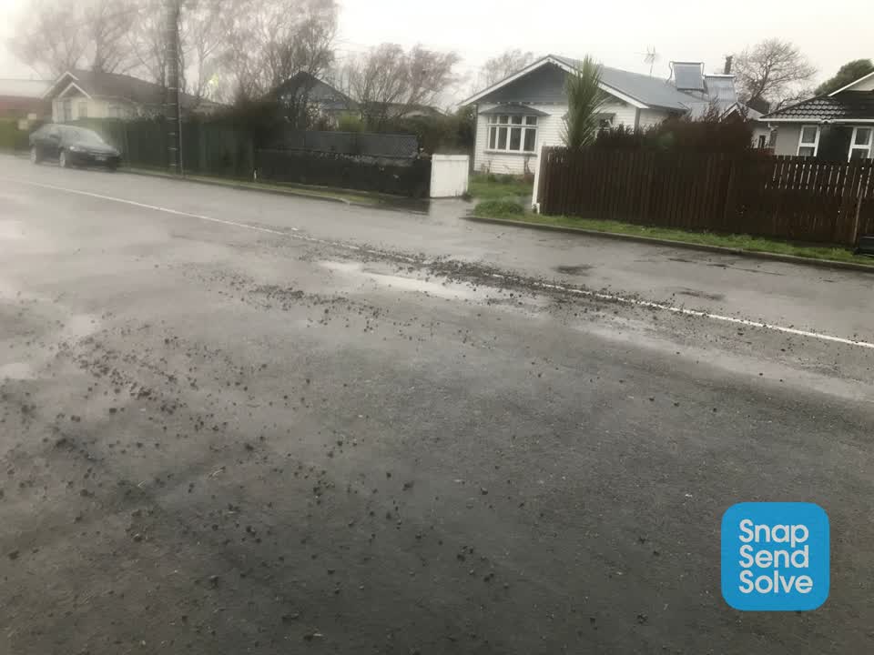 The photograph attached to this roading/streets report