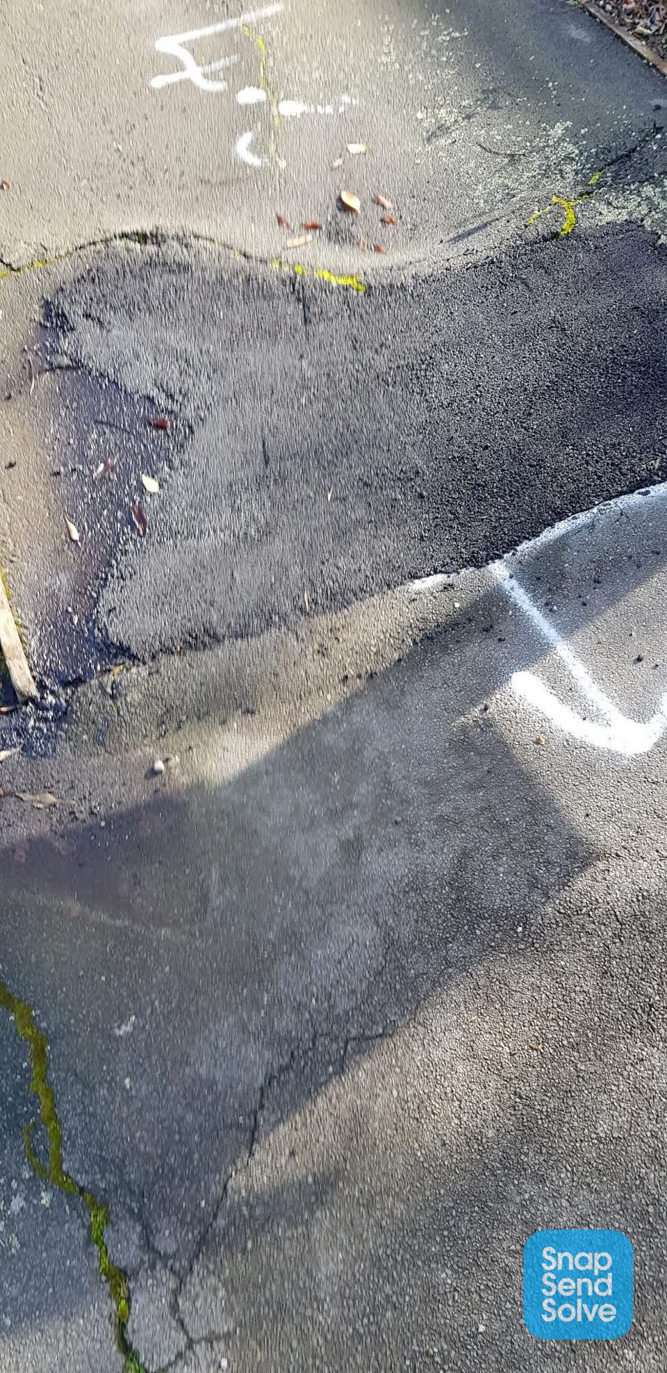 The photograph attached to this roading/streets report