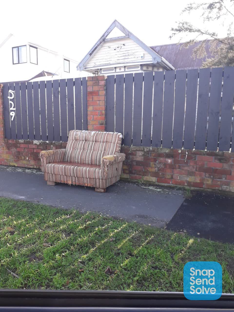 The photograph attached to this rubbish/recycling report