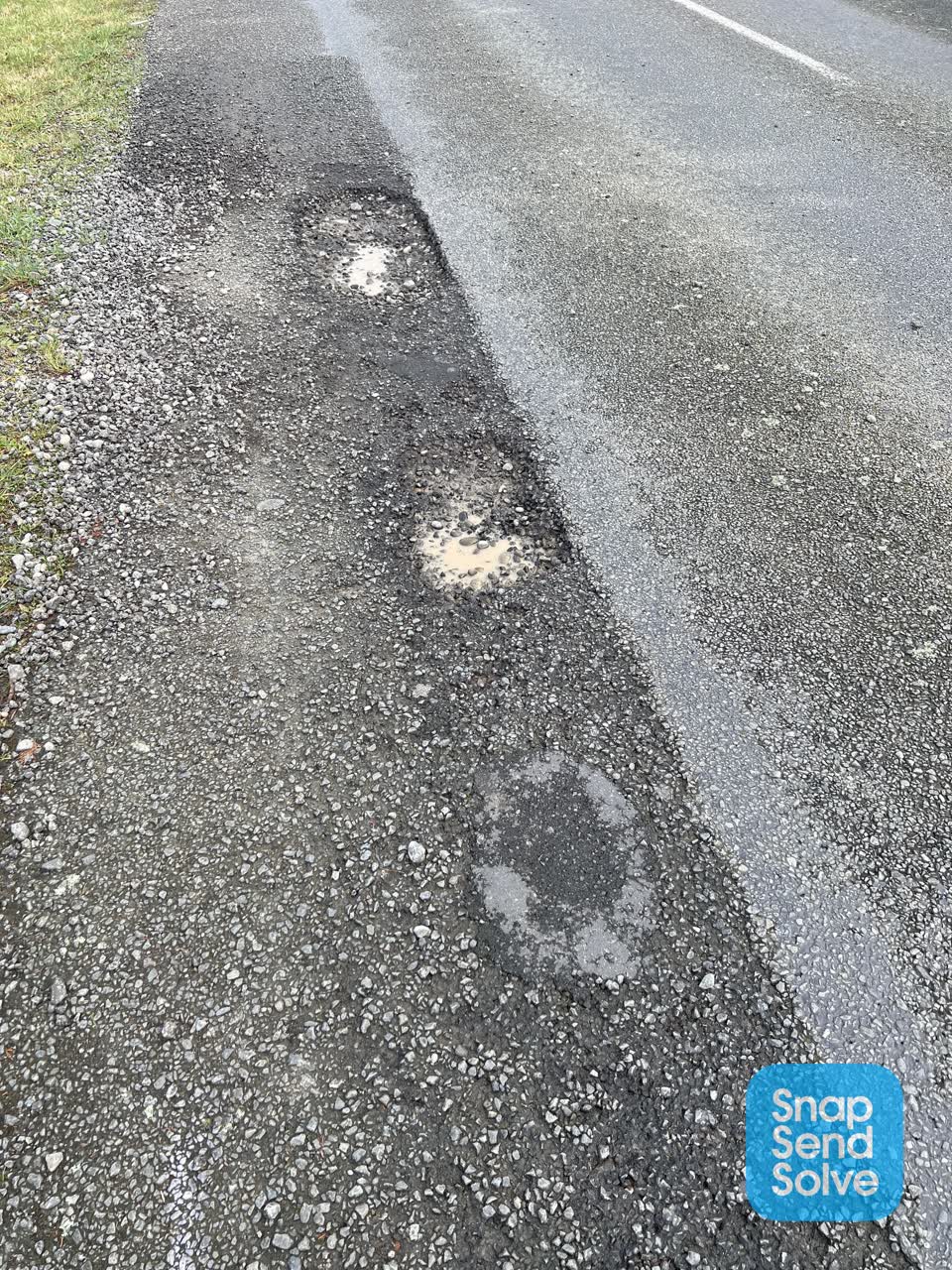 The photograph attached to this roading/streets report