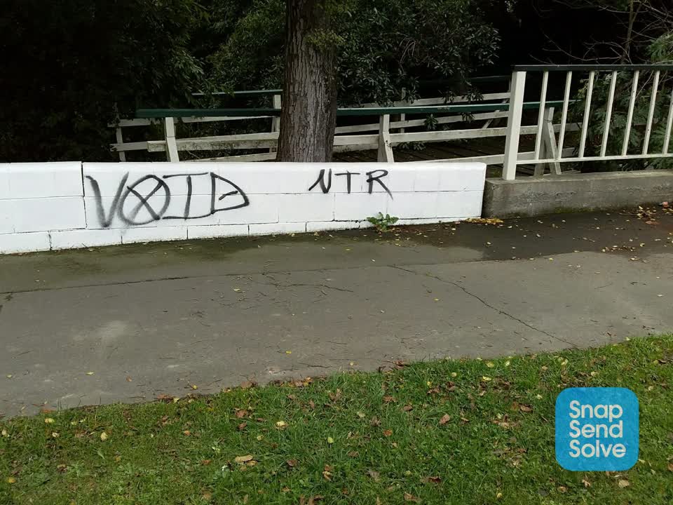 The photograph attached to this graffiti report