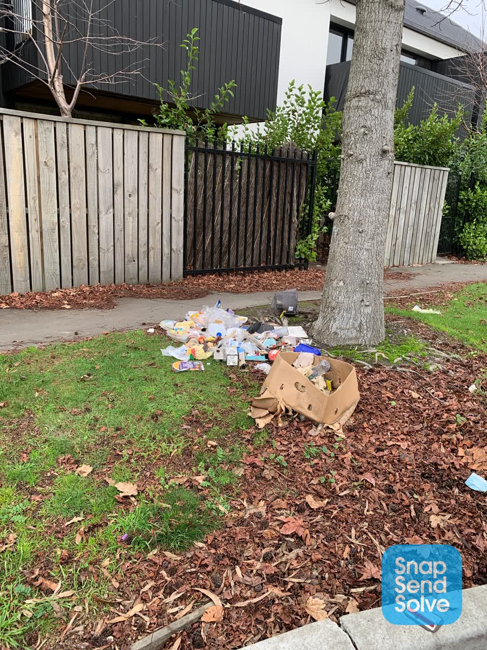 The photograph attached to this rubbish/recycling report