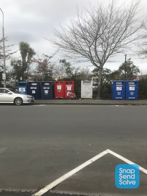 Rubbish/Recycling, a report photo