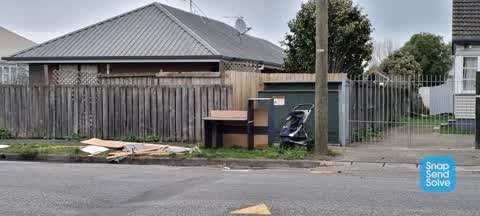 Rubbish/Recycling, a report photo