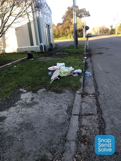 Rubbish/Recycling, a report photo