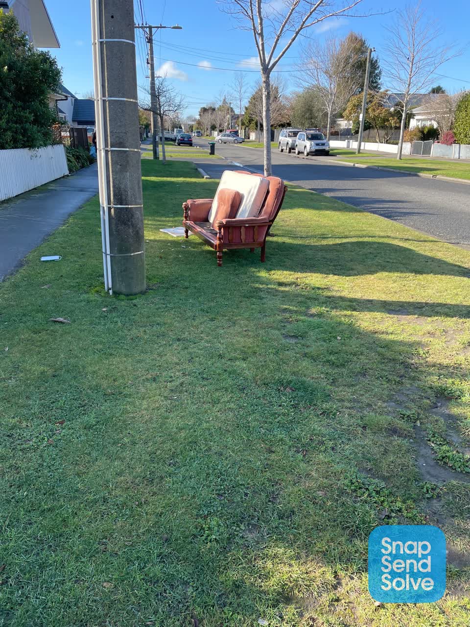 The photograph attached to this rubbish/recycling report
