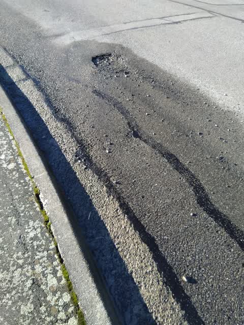 Roading/Streets, a report photo