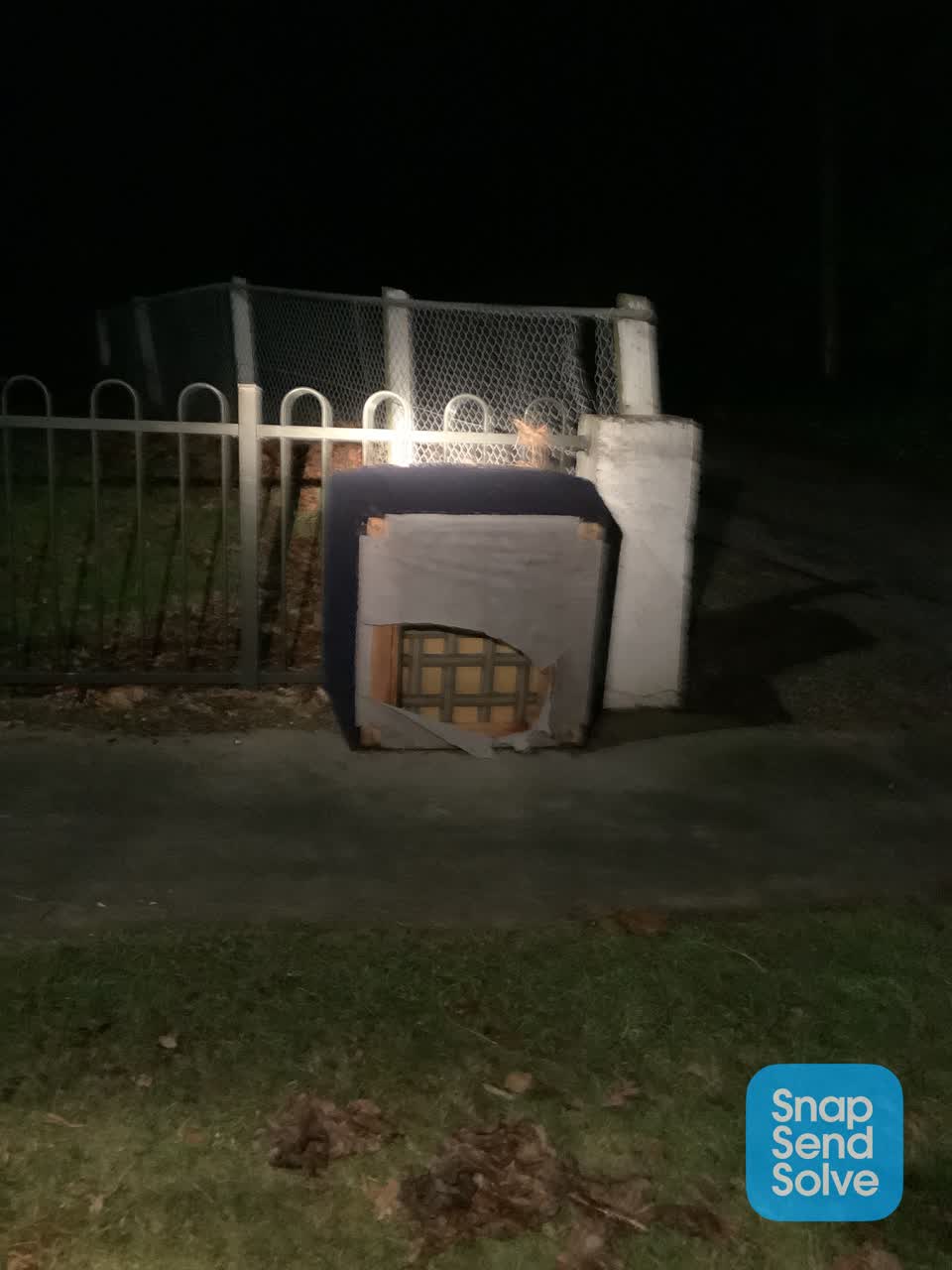 The photograph attached to this rubbish/recycling report