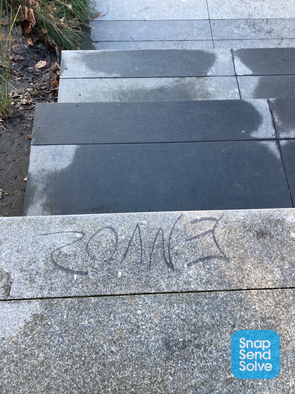 The photograph attached to this graffiti report