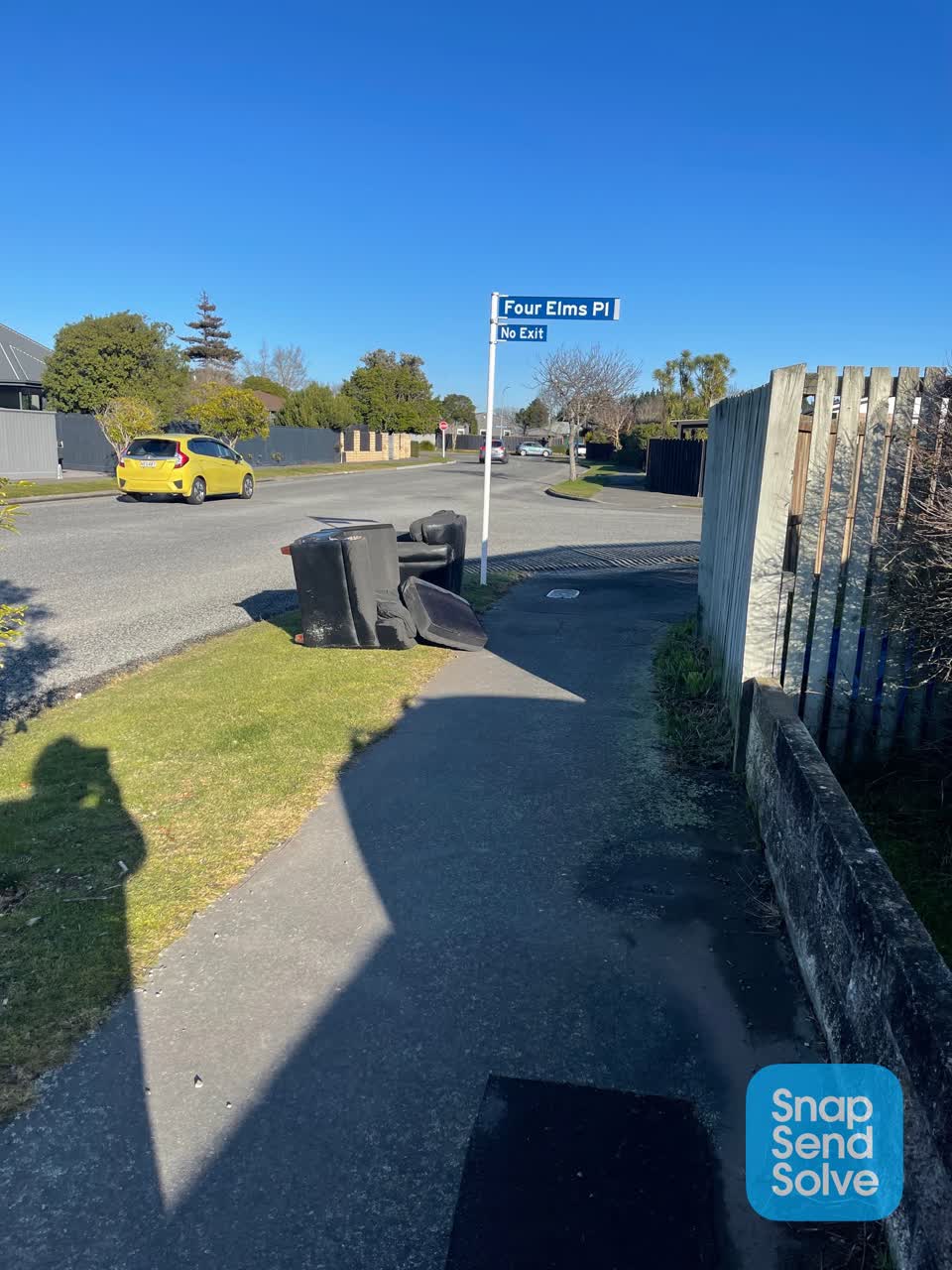 The photograph attached to this rubbish/recycling report