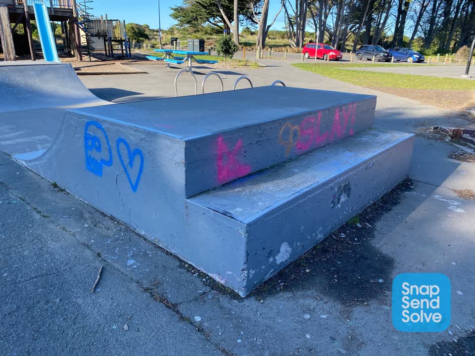 The photograph attached to this graffiti report