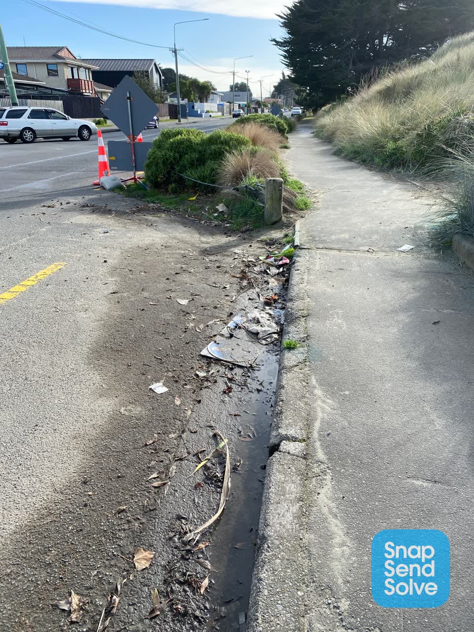 The photograph attached to this rubbish/recycling report