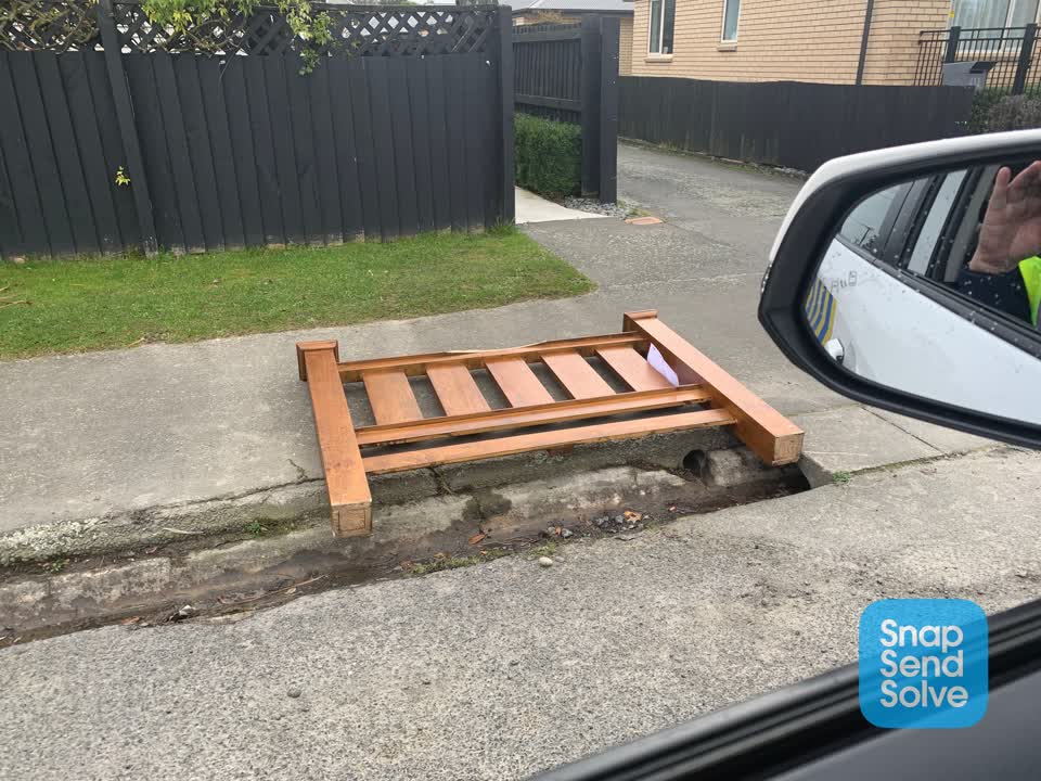 The photograph attached to this rubbish/recycling report