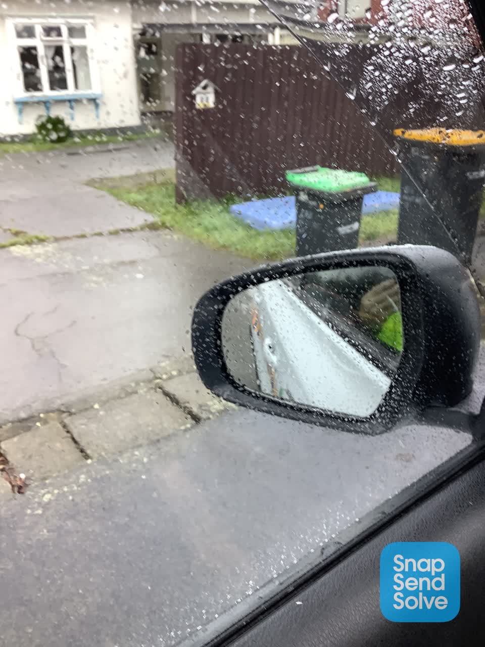 The photograph attached to this rubbish/recycling report