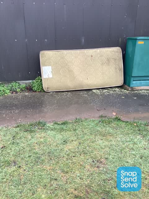 Rubbish/Recycling, a report photo