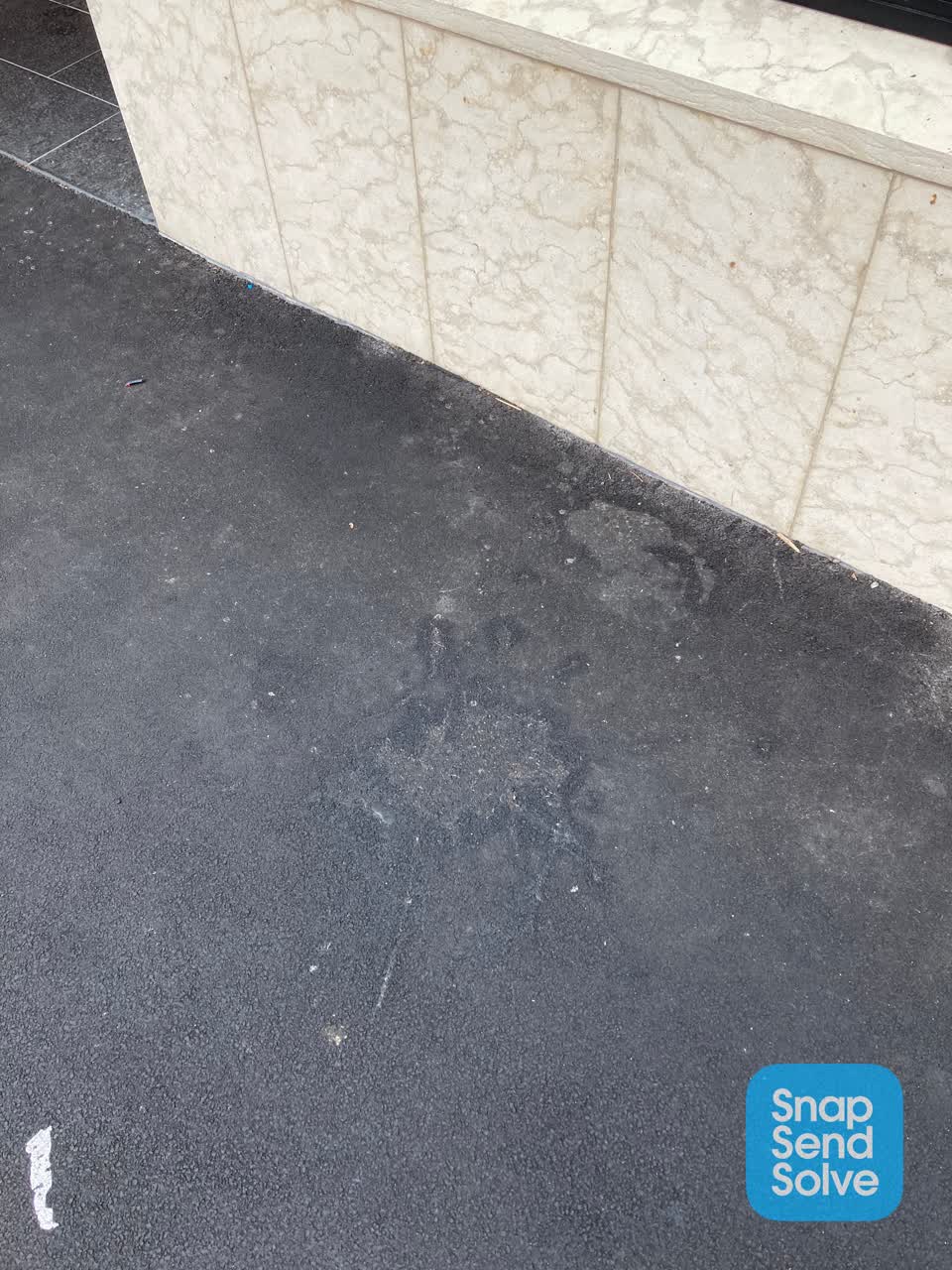 The photograph attached to this roading/streets report