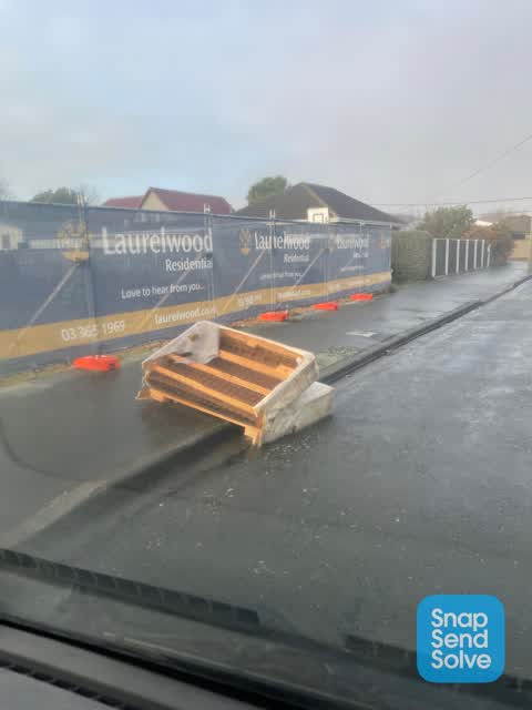 Rubbish/Recycling, a report photo
