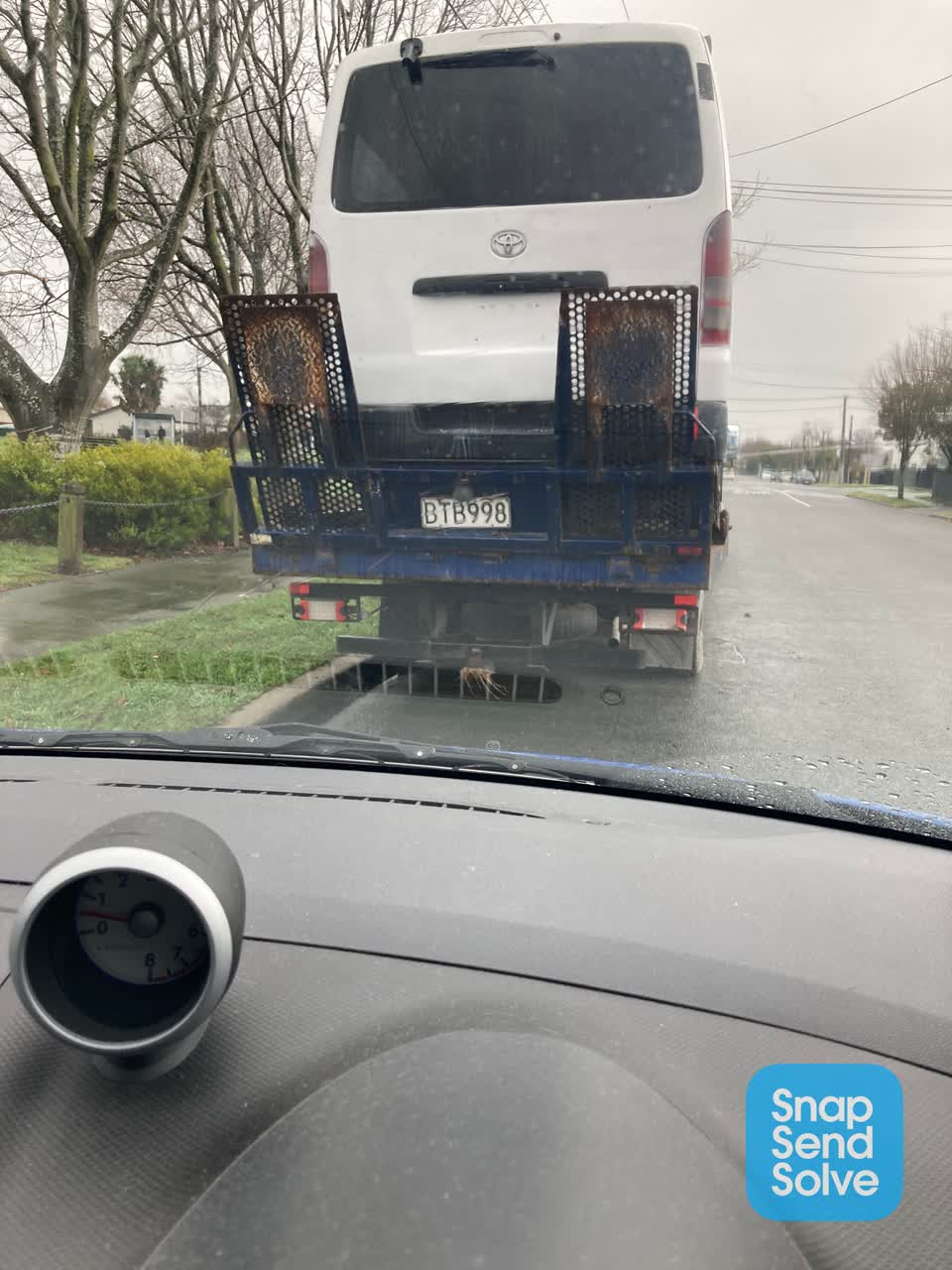 The photograph attached to this roading/streets report