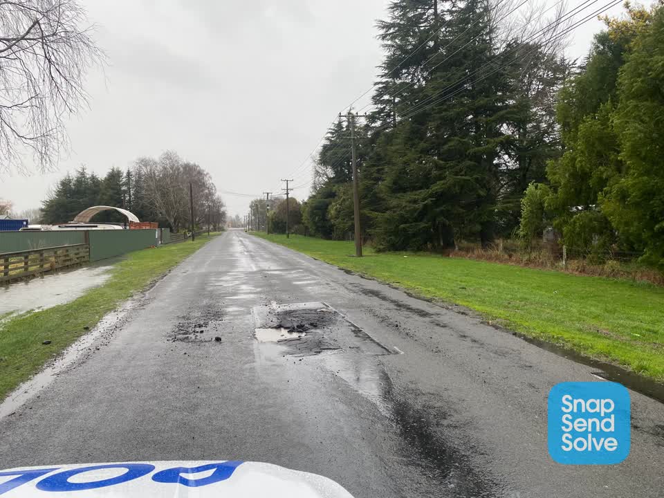 The photograph attached to this roading/streets report
