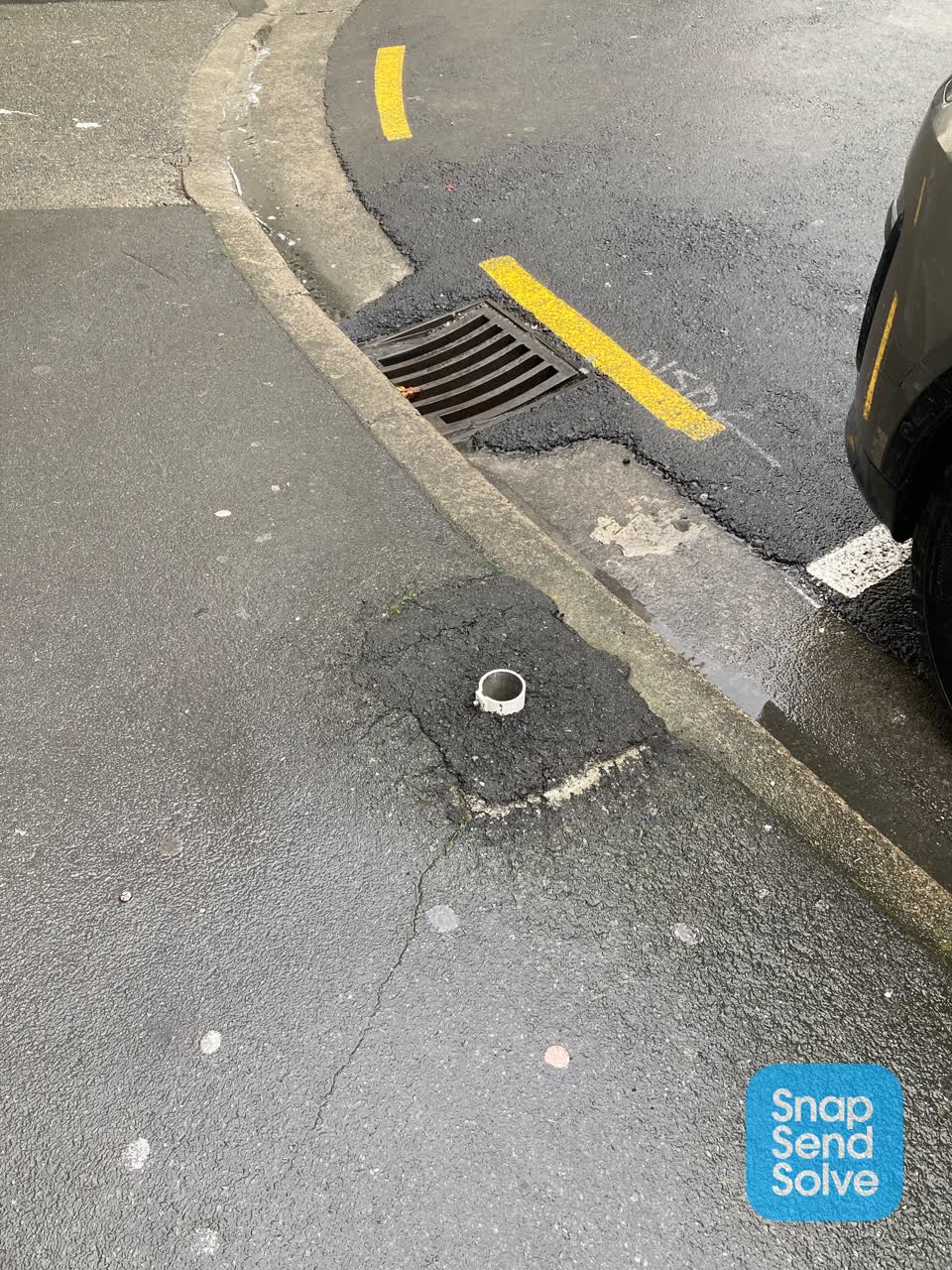 The photograph attached to this pavement - general report