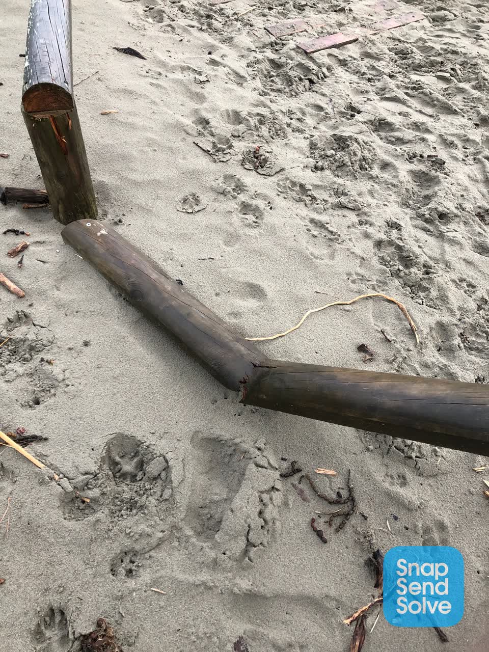 The photograph attached to this vandalism - general report
