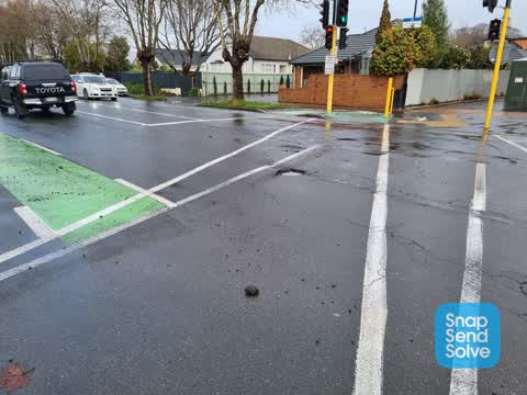 Pothole, a report photo