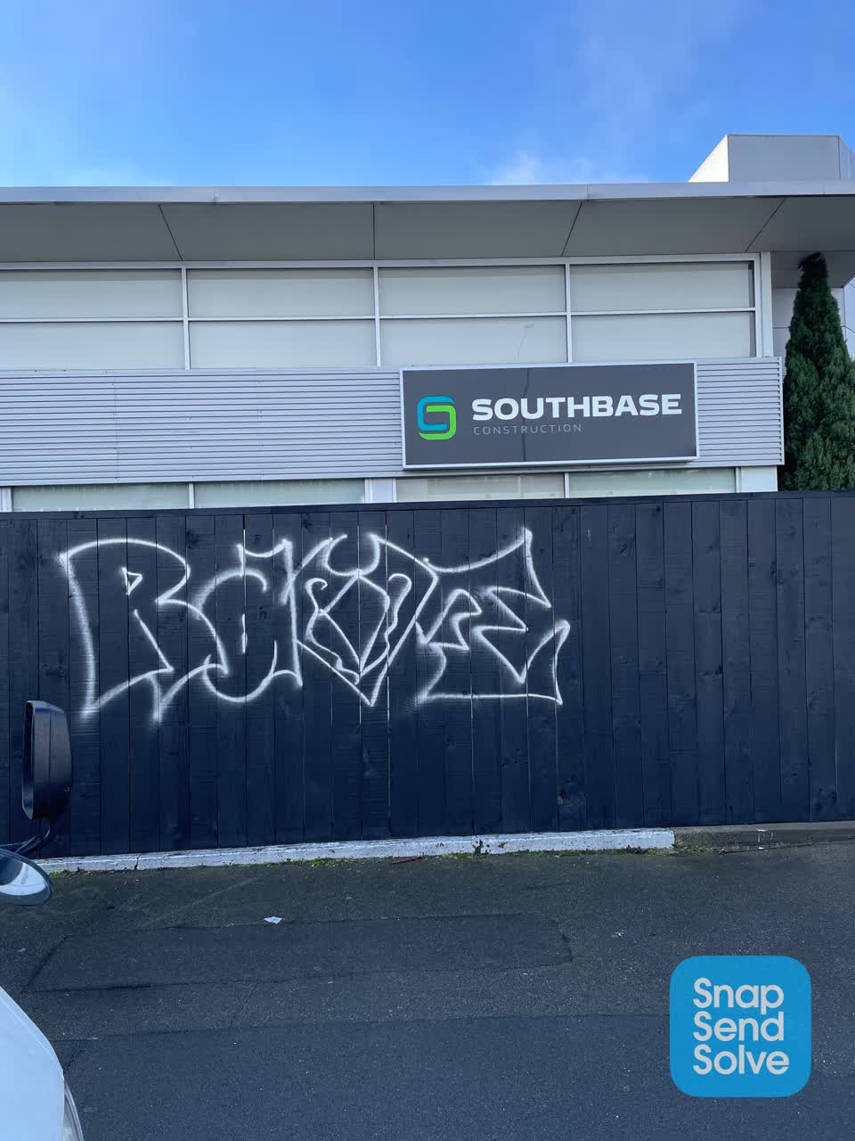 The photograph attached to this graffiti report