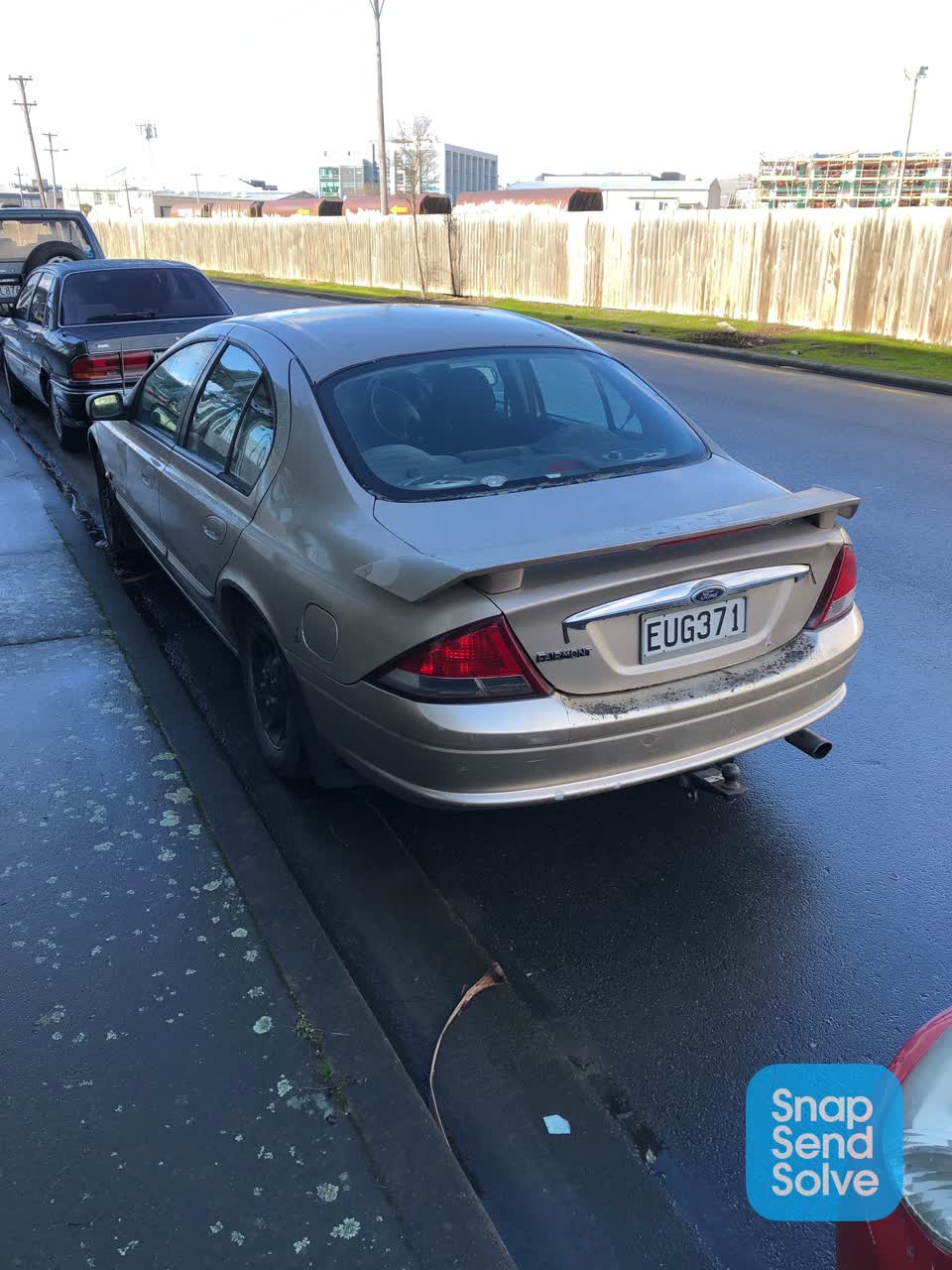 The photograph attached to this abandoned vehicle report