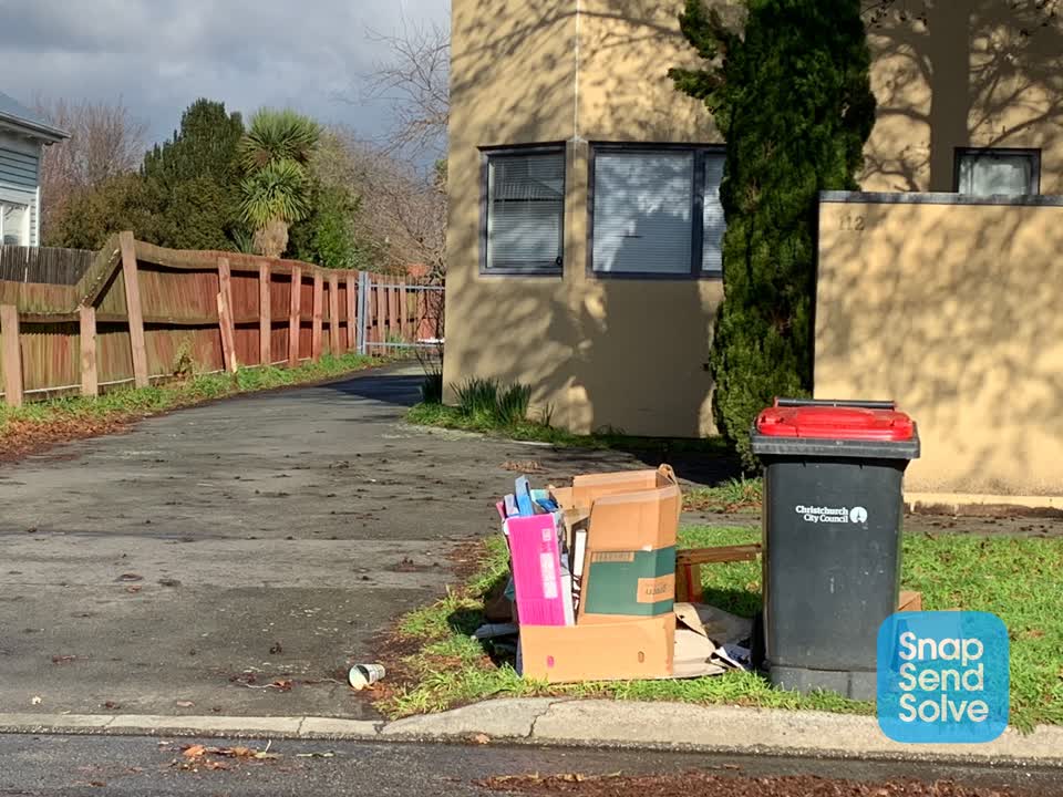 The photograph attached to this rubbish and bins - general report