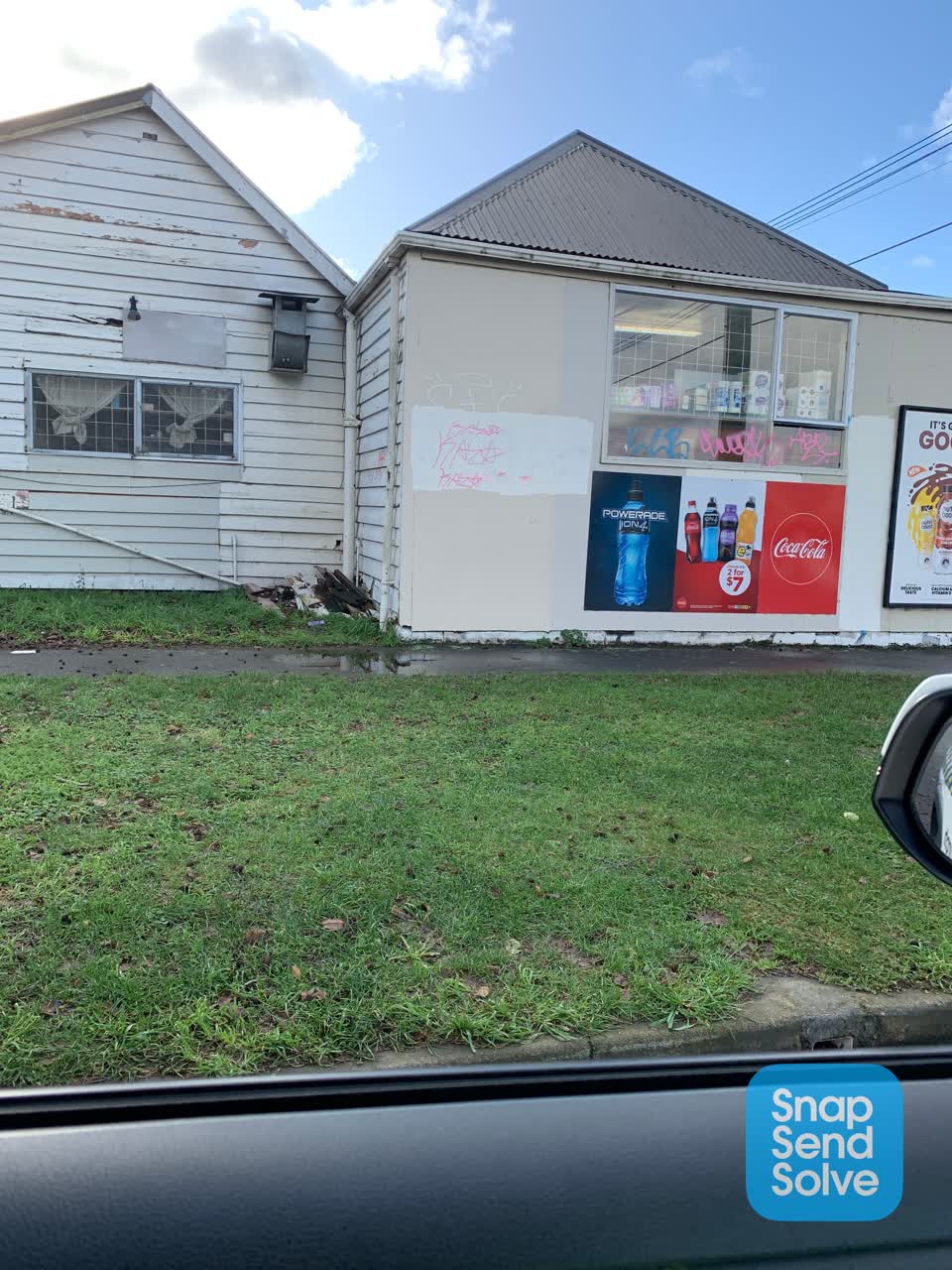 The photograph attached to this graffiti report