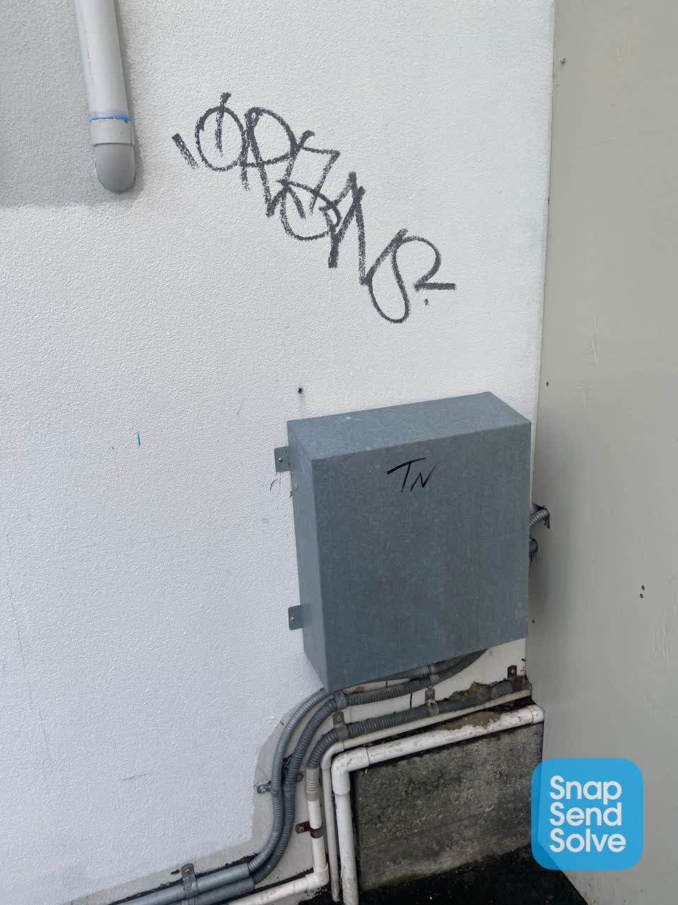 The photograph attached to this graffiti report