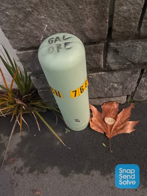 Graffiti, a report photo