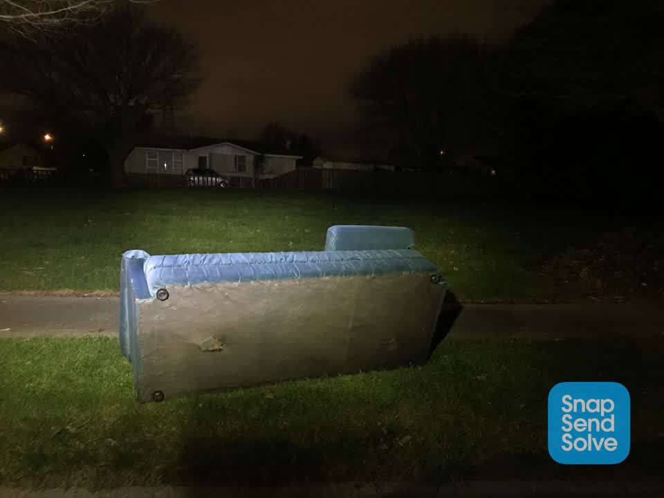 The photograph attached to this dumped rubbish report