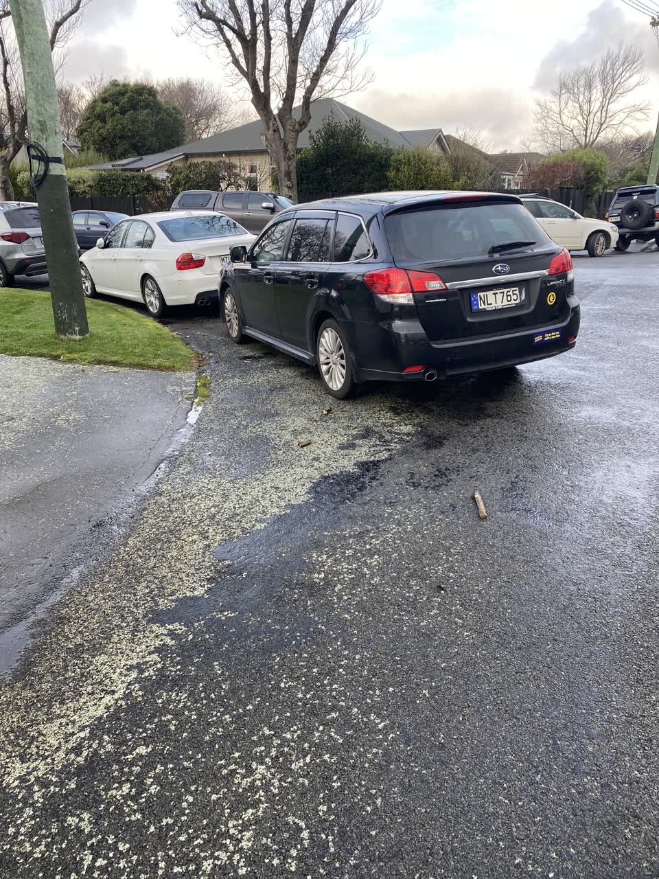 The photograph attached to this hazard, vehicle report