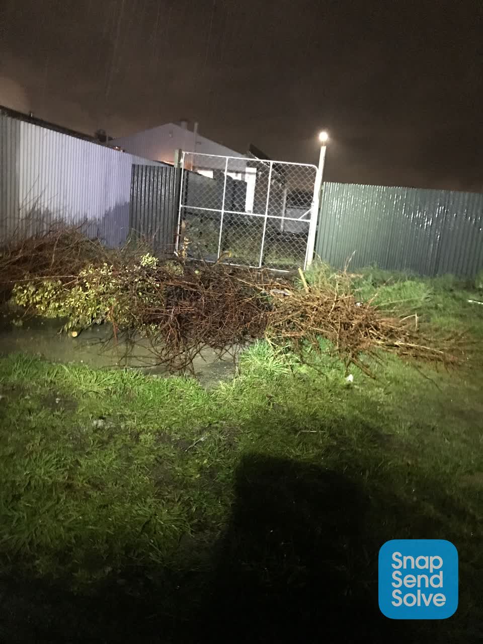 The photograph attached to this dumped rubbish report