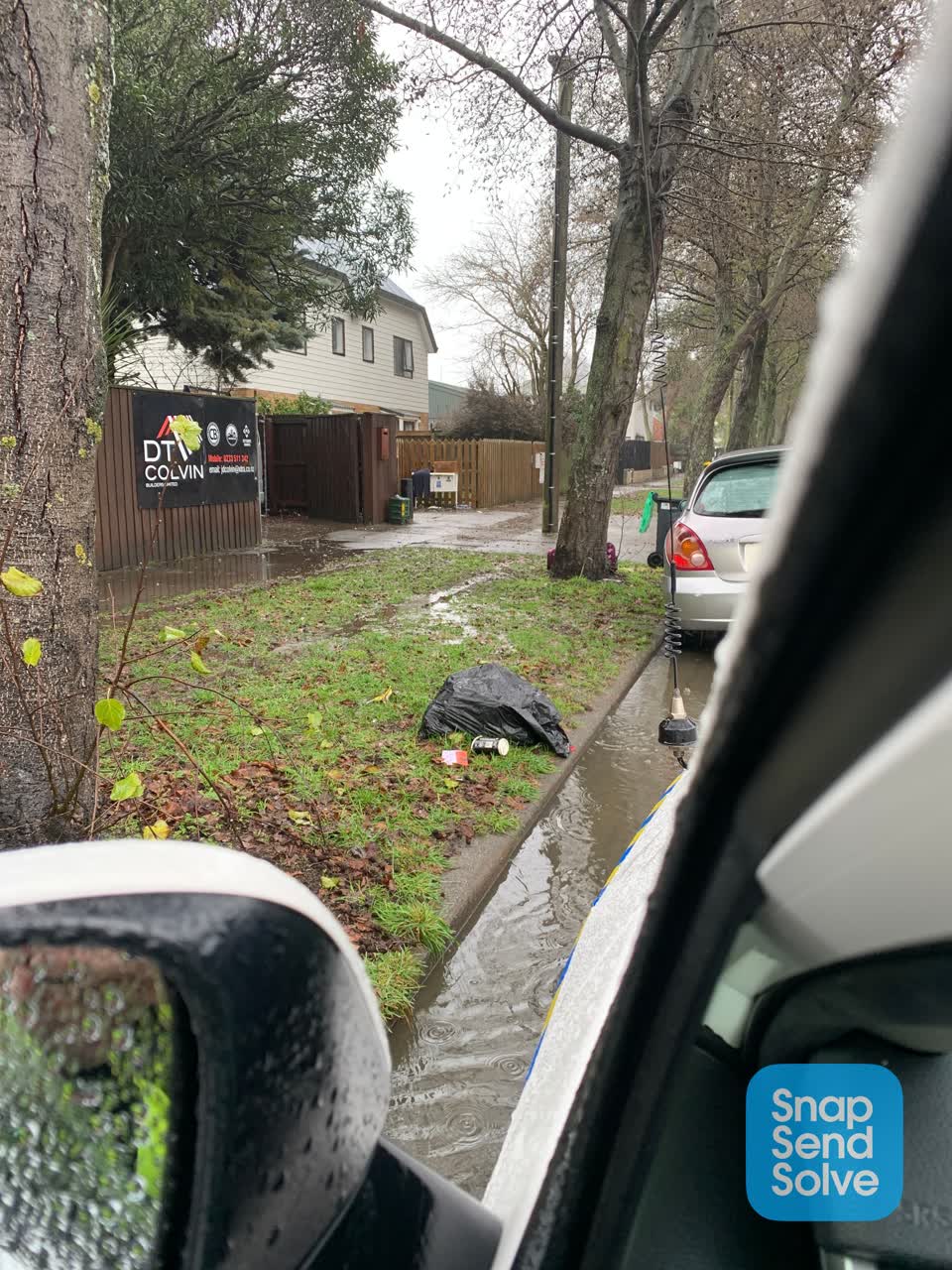 The photograph attached to this dumped rubbish report