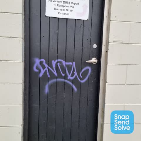 Graffiti, a report photo