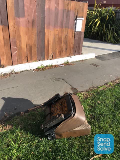 Dumped Rubbish — a report photo