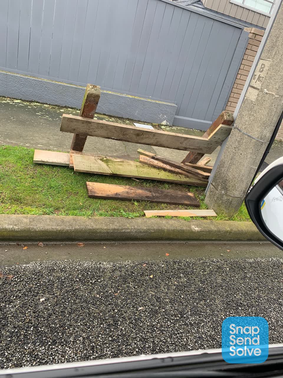 The photograph attached to this dumped rubbish report
