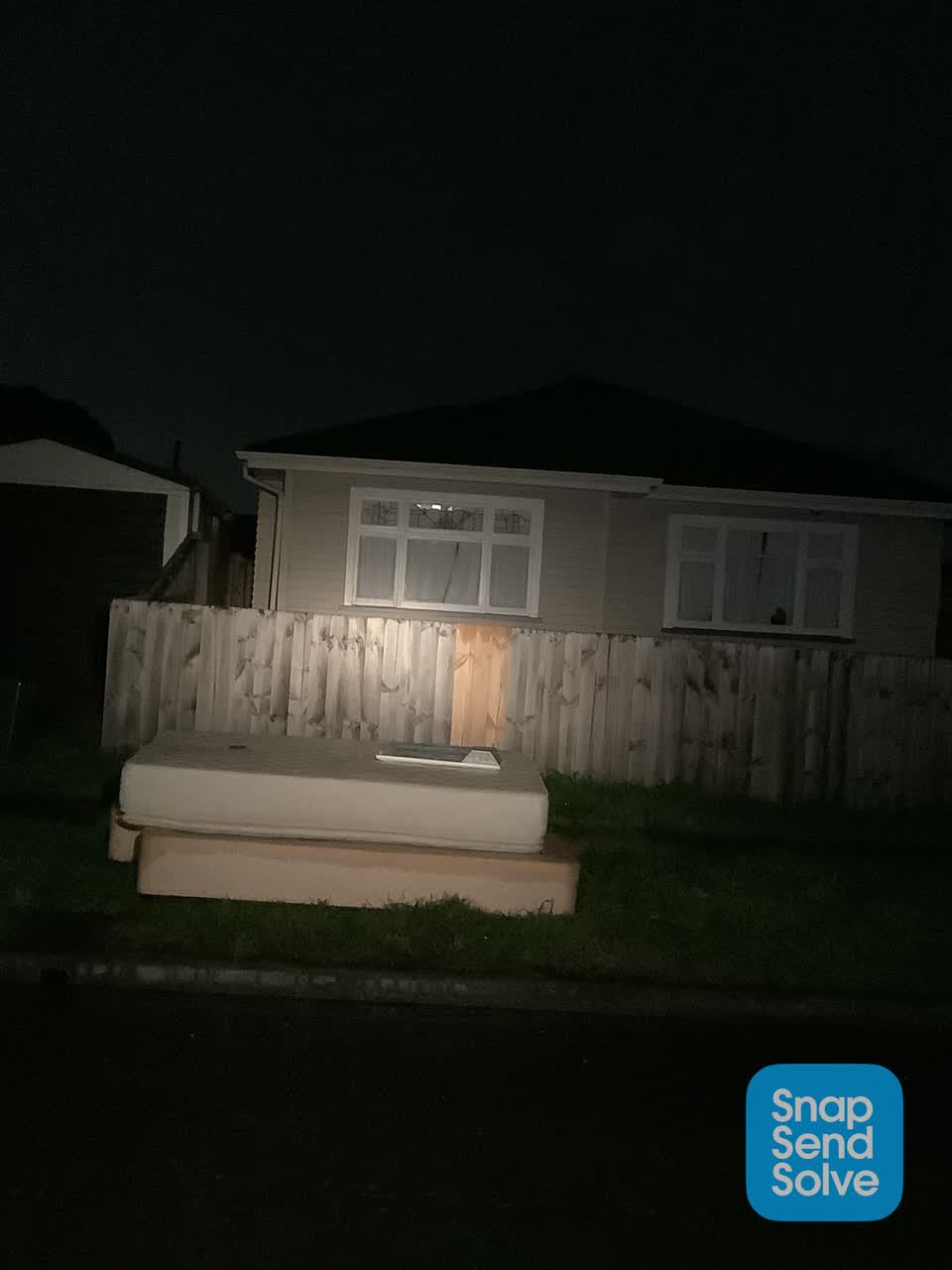 The photograph attached to this rubbish and bins - general report