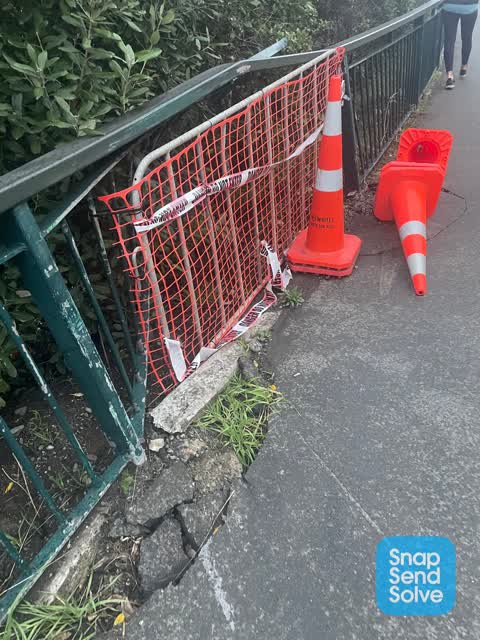 Pavement - Damaged, a report photo