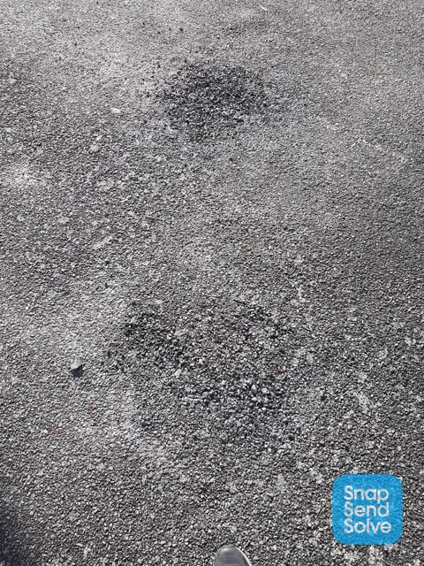 Pothole, a report photo