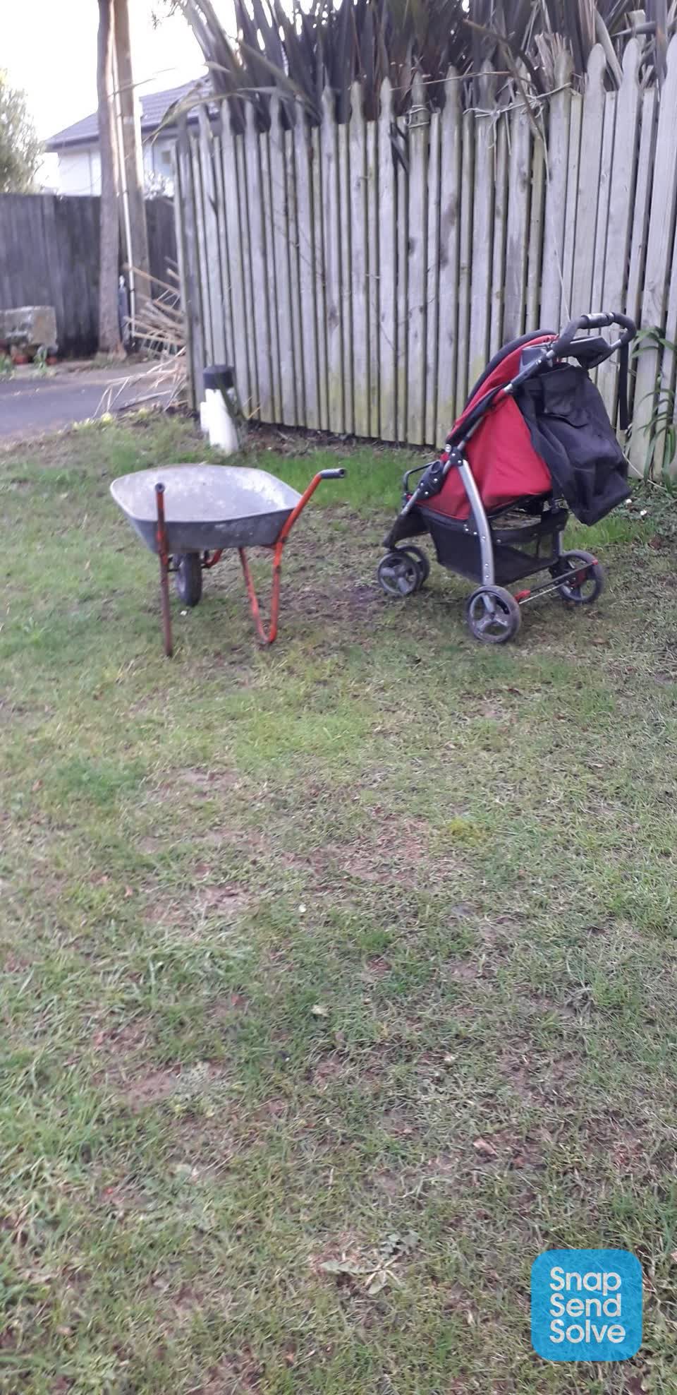 The photograph attached to this dumped rubbish report